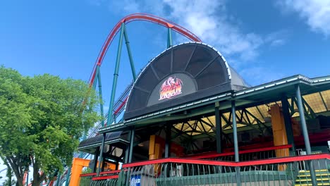 Cedar-Point-Vergnügungspark-Mit-Fahrgeschäften-Und-Achterbahnen-In-Sandusky