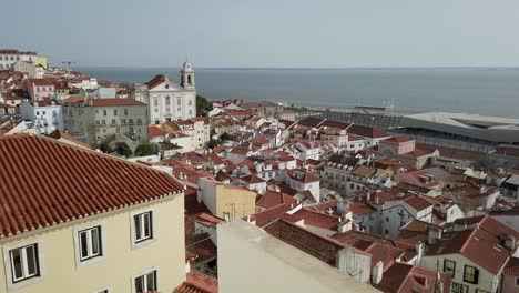 Dächer-Des-Alfama-Viertels-In-Lissabon,-Portugal