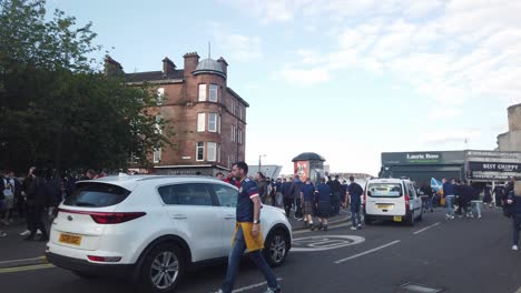 Scotland-fans-crossing-the-road