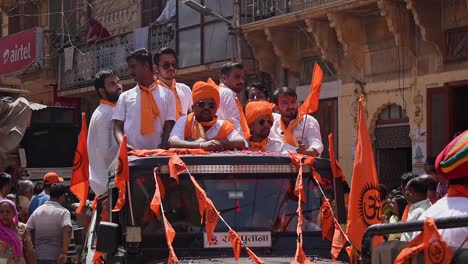 People-wear-saffron-scarfs-and-turbans-in-the-procession-of-the-Lord-Ram