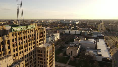 Exterior-Facade-Of-Wayne-State-University-In-Detroit,-Michigan,-USA