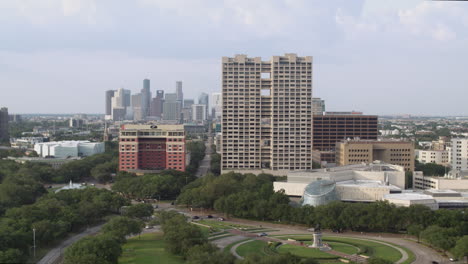 Establishing-aerial-shot-of-the-museum-district-in-Houston,-Texas