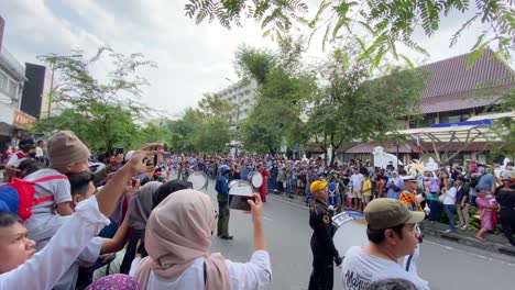 Surprisingly-and-cool,-members-of-the-Indonesian-air-force-academy-held-a-Marching-Band-parade-in-the-Malioboro-street-area