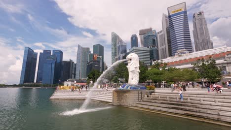 Magnificent-panoramic-image-of-the-Melion-park-icon-of-Singapore