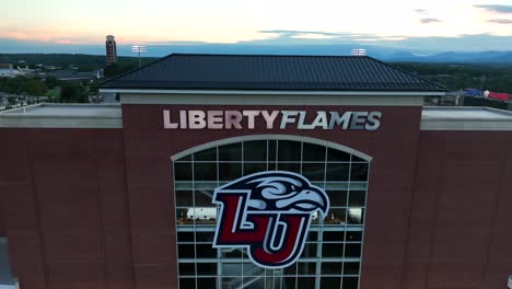 Estadio-De-Fútbol-De-Las-Llamas-De-La-Libertad