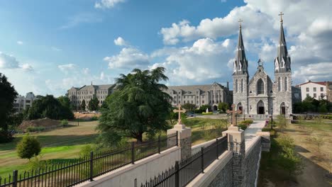 Revelación-Creciente-De-La-Universidad-De-Villanova