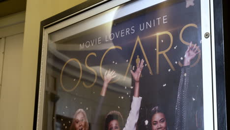 Eine-Plakatwerbung-Für-Die-Oscars-2021,-Die-Vor-Dem-Dolby-Theater-Angebracht-Ist