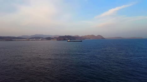 Llegando-Al-Puerto-De-Oman