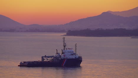 Bsad-Ailette-Barco-De-Apoyo-Francés-Anclado-Al-Atardecer