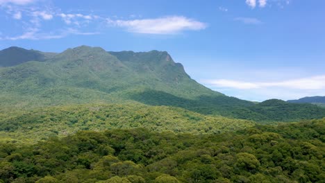 Drone-aproaching-near-treetops-a-rainforest-mountain-at-Estrada-Da-Graciosa-and-Serra-Marumbi,-Brazil