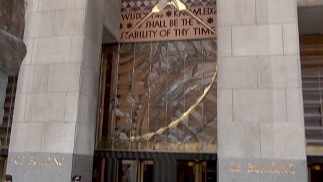 Blick-Auf-Den-Eingang-Des-Rockefeller-Centers