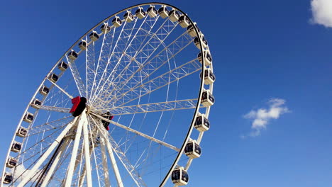 The-Wheel-of-Brisbane-on-a-sunny-day-South-Bank-Queensland-Australia