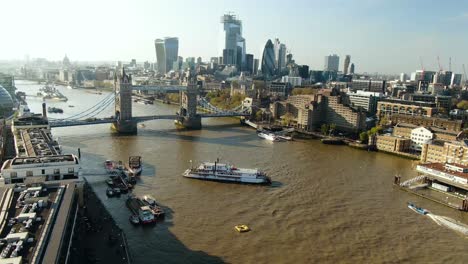 Luftaufnahme-Der-Berühmten-Brücke-In-London