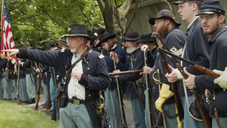 Nachsteller-Des-Bürgerkriegs-Inszenieren-Eine-Schlacht-Im-Ohio-History-Center