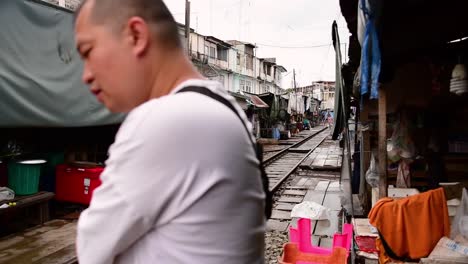 An-exciting-train-ride-to-Mae-Klong-Railway-Market