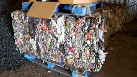 Blech--Und-Stahldosen,-Aluminium-Und-Blech-In-Einer-Recyclinganlage