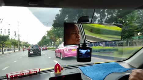 Taking-the-taxi-in-Bangkok-during-the-rush-hour-can-be-a-horrible-experience