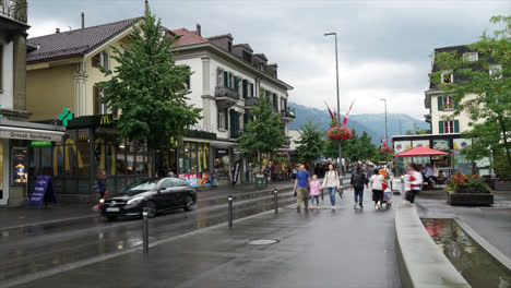 Interlaken-Suiza,-Alrededor-De:-Calle-Comercial-Timelapse-En-La-Ciudad-De-Interlaken-En-Suiza