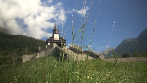 Gedenkkirche-Des-Heiligen-Geistes-Javorca,-Gewidmet-Den-Im-Ersten-Weltkrieg-Gefallenen-Truppen