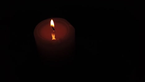 Heranzoomen-Auf-Hoffnung,-Licht,-Kerze,-Glaube