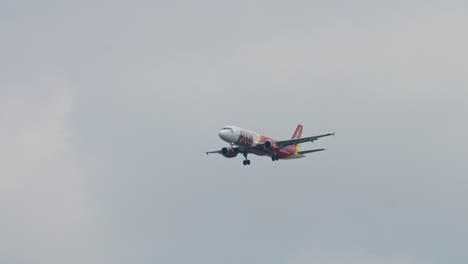 Thai-Vietjet-Air-Airbus-A320-214-HS-VKA-approaching-before-landing-to-Suvarnabhumi-airport-in-Bangkok-at-Thailand