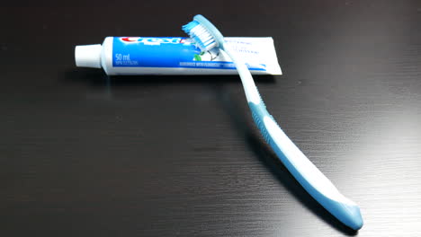 Zahnpasta-Und-Zahnbürste,-Kamm,-Zahnpasta,-Gesundheit,-Zahnpflege,-Hygiene,-Zahnbürste,-Medizinisch