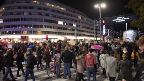 Pro-Choice-Demonstranten-Marschieren-Am-28.10.2020-In-Breslau,-Polen