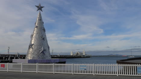 WIDE-ANGLE-Large-Floating-Christmas-Tree-Attraction,-Geelong-Australia