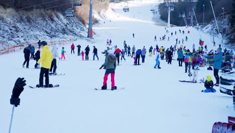 Crowded-day-in-winter-skiing-center-located-at-Banska-Stiavnica,-Slovakia