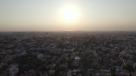 Puesta-De-Sol-Sobre-Una-Ciudad-India-En-Una-Película