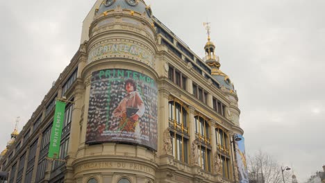 Tienda-Insignia-Printemps-En-Boulevard-Haussmann-En-París,-Francia