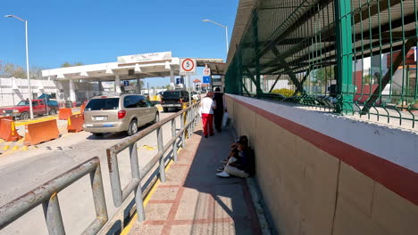 En-El-Puente-Internacional-Nuevo-Progreso-Que-Cruza-El-Río-Grande
