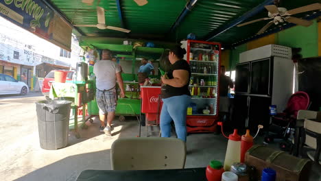 Staff-of-Taqueria-Benny's-working-to-make-and-serve-lunch