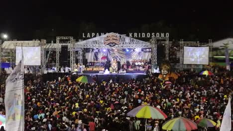 Crowd-of-music-concert-to-celebrates-the-anniversary-of-city,-Blora,-Jawa-tengah