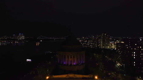 Luftaufnahme-über-Dem-Grab-Des-Grant,-In-Richtung-Der-George-Washington-Bridge,-Nacht-In-New-York,-USA