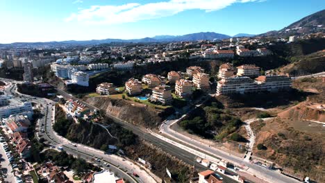 Stunning-ocean-view-properties-in-Fuengirola-Hills-Spain-on-sunny-day