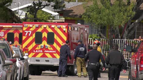 Ambulancia-Saliendo-Para-El-Hospital-Hd