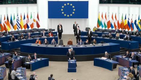 El-Presidente-Lituano,-Gitanas-Nausėda,-Diserta-Sobre-La-Guerra-Entre-Ucrania-Y-Rusia-En-El-Parlamento-Europeo-En-Estrasburgo,-Francia.