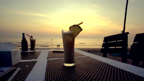 Cocktail-on-the-table-with-Unrecognisable-people-in-the-background