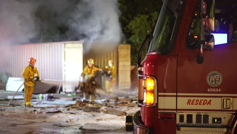 Los-Bomberos-Extinguen-Basura-Fuego-Hd