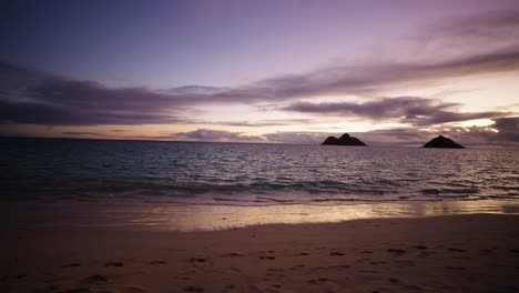 Impresionante-Amanecer-Colorido,-Lanikai-Beach,-Oahu,-Hawaii.-Panorámica