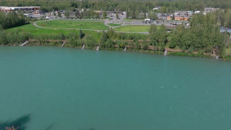 Luftaufnahmen-Vom-Soldotna-Creek-Park-Neben-Dem-Kenai-River-In-Alaska