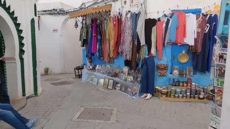 Local-shops-and-vendors,-colourful-alleys-of-Medina,-Tangier