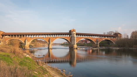 Ponte-Coperto-En-Pavia-En-Un-Día-Soleado,-Lombardía,-Italia