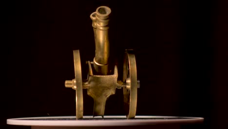 Turntable-double-barrel-cannon-miniature-copper-wear-antique-fast-motion