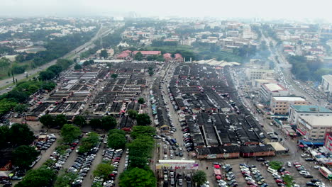 Huge-central-Wuse-Market-in-Abuja,-Nigeria---aerial-flyover