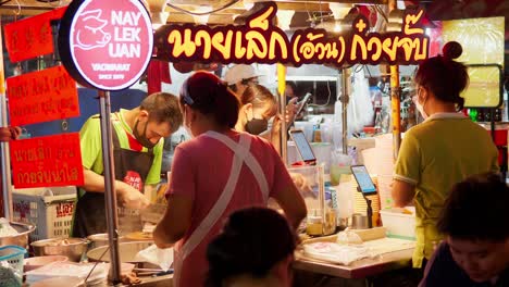 Street-food-vendor-cooking-Kway-Chap-food-on-Yaoearaj-road-Chinatown