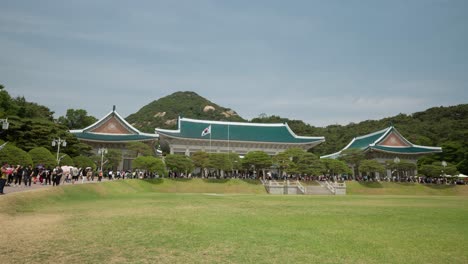 Cheong-Wa-Dae-was-flooded-with-visitors-after-the-former-presidential-office-and-residence-fully-opened-to-the-public