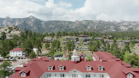 Stanley-Hotel-in-Estes-Park-Colorado-was-the-inspiration-for-the-Overlook-Hotel-from-the-Shining-and-was-used-in-the-TV-series