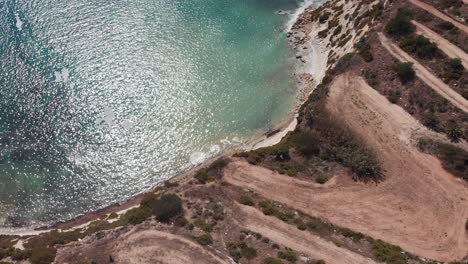 Luftdrohnenvideo-Aus-Dem-Osten-Maltas,-Marsaxlokk-Gebiet,-Der-Big-Hole-Bucht